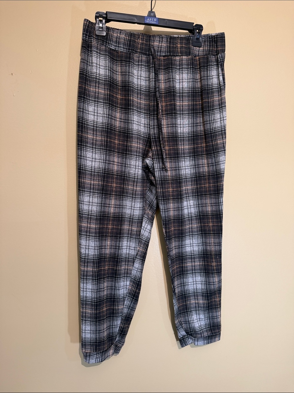 Black & Brown Plaid Women's Pajama Pants